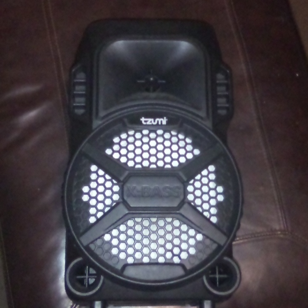 Tzumni speaker